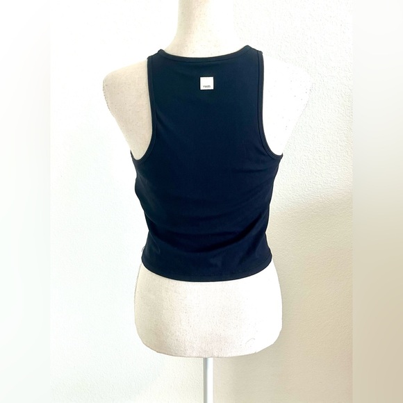 Vuori Black Tank Top Built in Bra - Picture 2 of 5